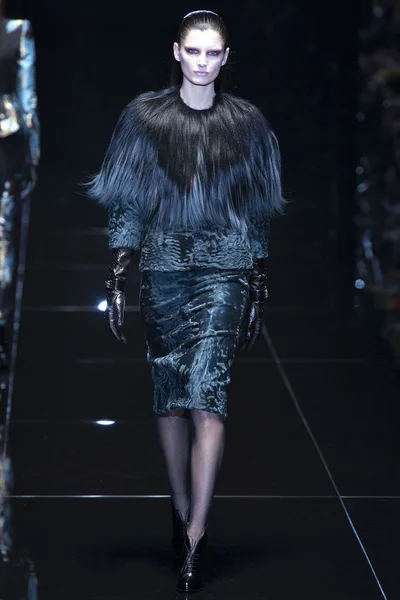 Look 30